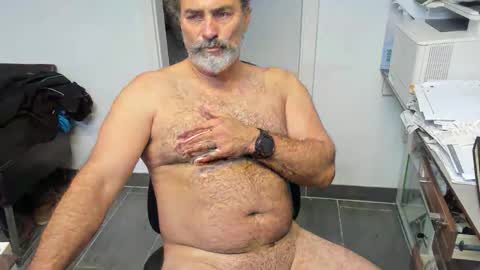 Snapshot of juergenkru chatting on October 26, 4:35 pm Giovanni50pro online show from October 26, 4:35 pm