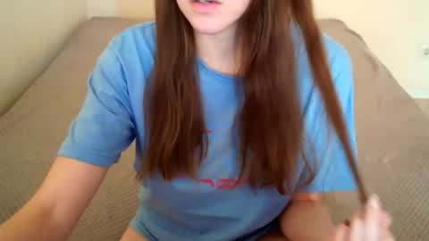 Snapshot of juicetalia chatting on October 3, 8:33 am JuiceTalia online show from October 3, 8:33 am