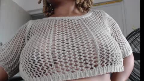 Snapshot of juicy_gold22 chatting on May 25, 2:34 pm Mariagold online show from May 25, 2:34 pm