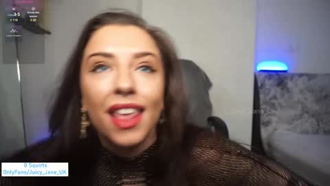 Snapshot of juicy_jane_uk chatting on February 18, 9:21 am online show from February 18, 9:21 am