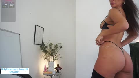 Snapshot of juicy_jane_uk chatting on September 11, 8:58 am online show from September 11, 8:58 am