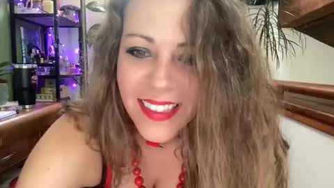 juicy_jussy online show from May 5, 9:01 pm