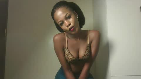 Juicey lovely online show from March 16, 5:24 am