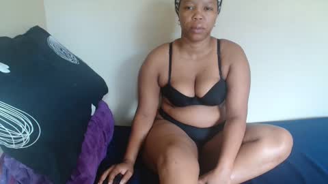 juicyass__ online show from December 19, 12:23 pm