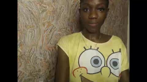 Snapshot of juicyberryx chatting on February 15, 9:38 am queen online show from February 15, 9:38 am
