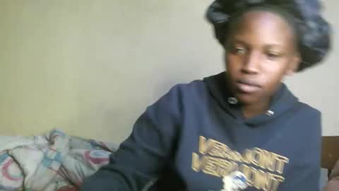 Snapshot of juicyicequeen chatting on October 8, 2:47 pm juicyicequeen online show from October 8, 2:47 pm