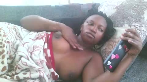 Snapshot of juicyicequeen chatting on October 29, 7:32 am juicyicequeen online show from October 29, 7:32 am