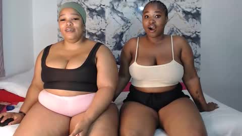 Snapshot of juicyjasminx chatting on June 5, 1:01 am juicyjasminx online show from June 5, 1:01 am
