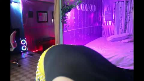 Snapshot of juicyjayxxx69 chatting on October 28, 2:59 am juicyjayxxx69 online show from October 28, 2:59 am