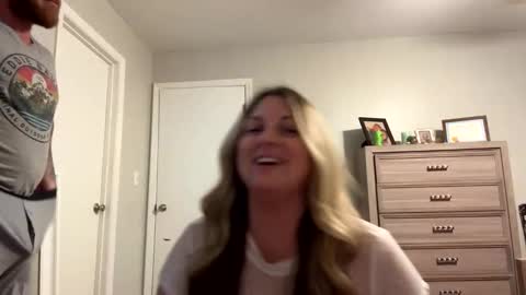 Snapshot of juicypeach36 chatting on February 14, 3:11 am JuicyPeach36 online show from February 14, 3:11 am