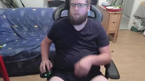 Julcs online show from December 13, 3:00 pm