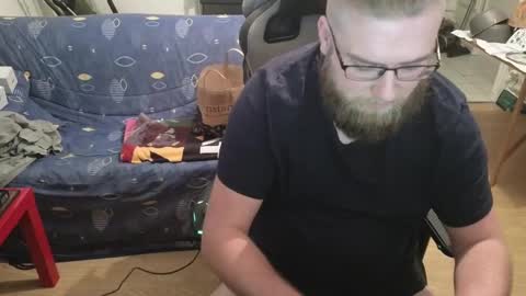 Julcs online show from December 17, 4:32 pm