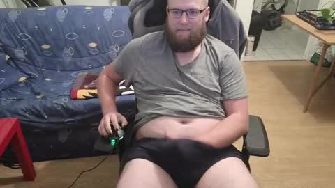 Julcs online show from December 20, 6:24 pm