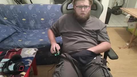 Julcs online show from January 10, 7:43 pm