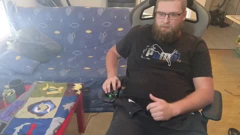 Julcs online show from January 21, 2:37 pm