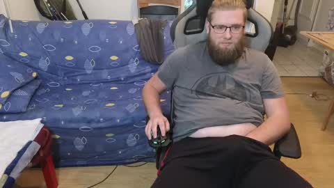 Julcs online show from February 13, 10:02 am