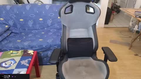 Julcs online show from February 23, 3:18 pm