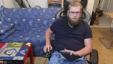 Julcs online show from February 26, 8:22 pm