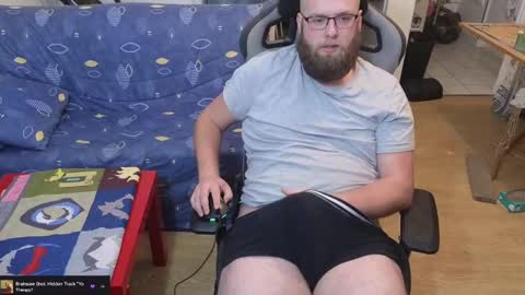 Julcs online show from March 5, 6:45 pm