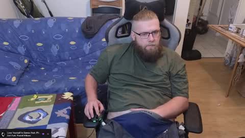 Julcs online show from March 7, 7:05 pm