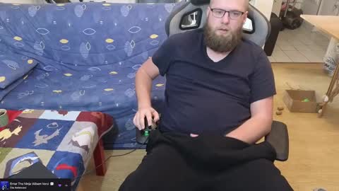 Julcs online show from March 12, 1:40 pm