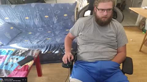 Julcs online show from October 21, 2:29 pm