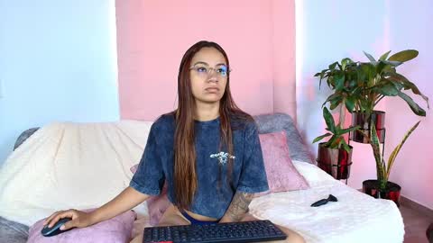 Jules and Gia online show from September 17, 3:14 pm