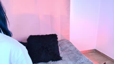 Jules and Gia online show from November 3, 7:04 pm