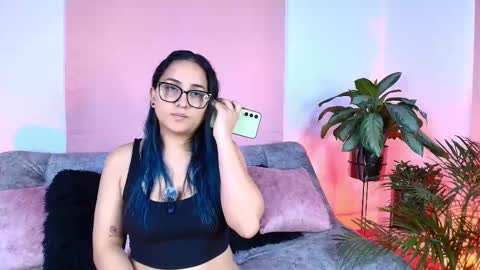 Jules and Gia online show from November 15, 6:59 pm