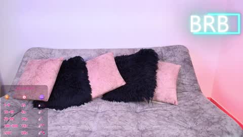 Jules and Gia online show from April 4, 2:14 pm