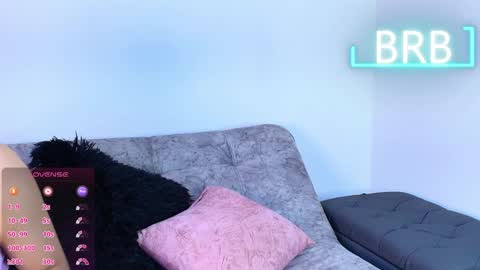 Jules and Gia online show from June 1, 9:33 am