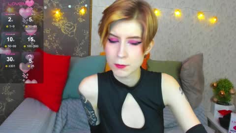 Snapshot of julescrown chatting on December 6, 4:14 am Jules online show from December 6, 4:14 am