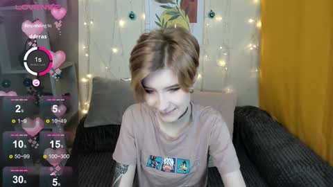 Snapshot of julescrown chatting on December 30, 1:15 am Jules online show from December 30, 1:15 am