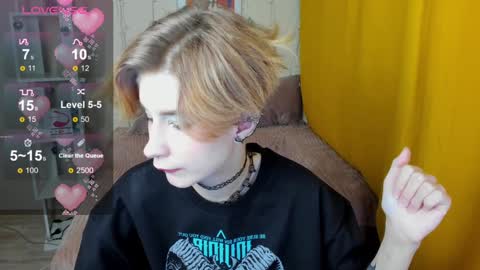 Snapshot of julescrown chatting on January 14, 1:36 am Jules online show from January 14, 1:36 am