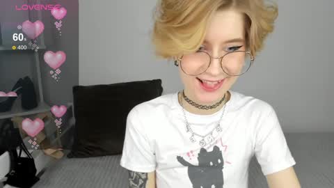 Snapshot of julescrown chatting on February 26, 1:11 am Jules online show from February 26, 1:11 am