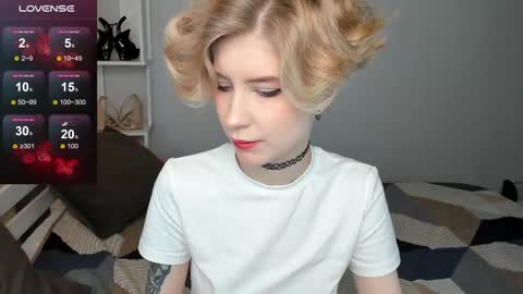 Snapshot of julescrown chatting on September 27, 1:10 am Jules online show from September 27, 1:10 am