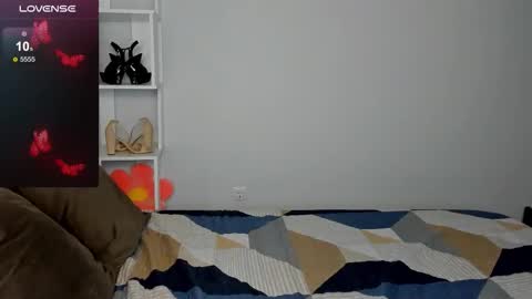 Snapshot of julescrown chatting on September 28, 12:49 am Jules online show from September 28, 12:49 am