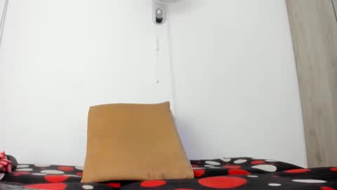 juleslake2 online show from January 7, 12:13 am