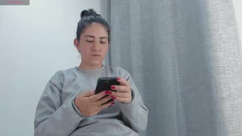 Juli Modelo Independiente online show from September 22, 2:35 am