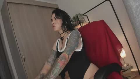 Snapshot of juli_hairy chatting on June 17, 4:52 pm Juli Modelo Independiente online show from June 17, 4:52 pm