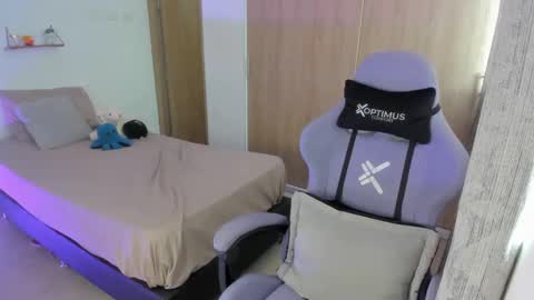 juli_santos_22 online show from January 11, 8:10 pm