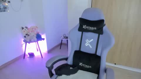 juli_santos_22 online show from October 5, 5:55 pm