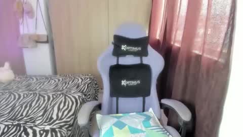 Snapshot of juli_santos_22 chatting on April 18, 9:26 pm juli_santos_22 online show from April 18, 9:26 pm
