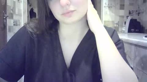 julia69009 online show from December 21, 11:45 pm