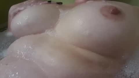 Snapshot of julia988746 chatting on February 3, 6:17 pm julia988746 online show from February 3, 6:17 pm