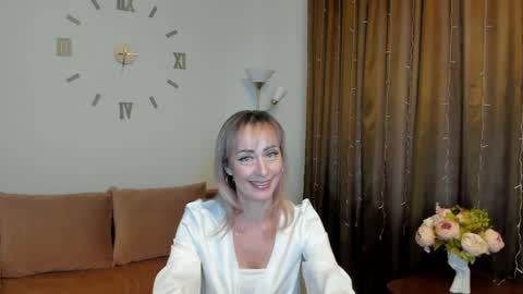 julia__cherry_ online show from December 23, 7:28 am