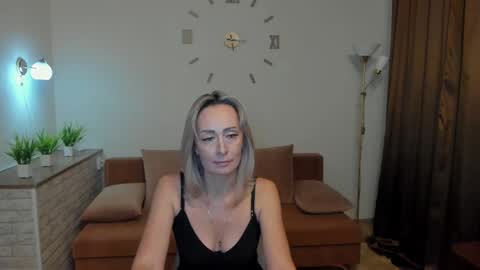 julia__cherry_ online show from January 31, 2:39 pm