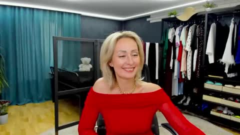 julia__cherry_ online show from May 31, 1:18 pm