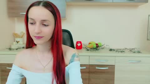 JuliaJae online show from April 7, 6:03 am