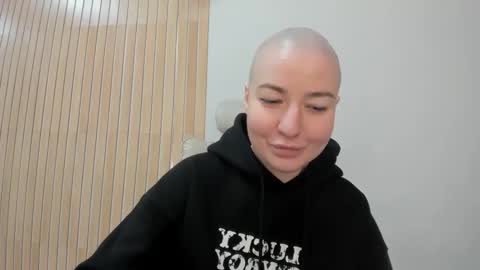 julia bright online show from April 10, 2:22 pm